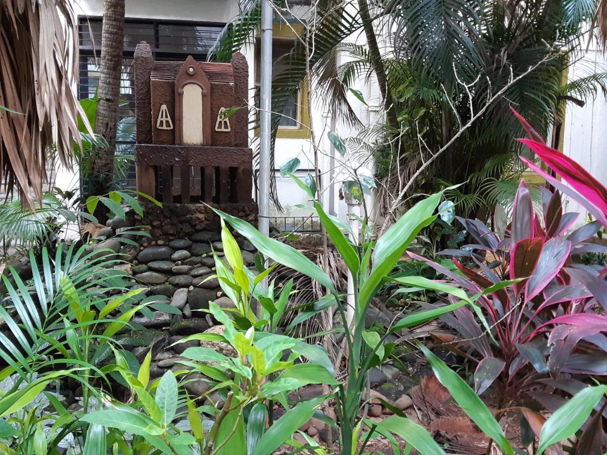 Palm Grove 1 Bhk Apartment At Candolim Beach With Free Wifi Exterior photo
