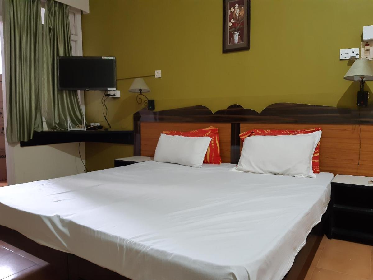 Palm Grove 1 Bhk Apartment At Candolim Beach With Free Wifi Exterior photo