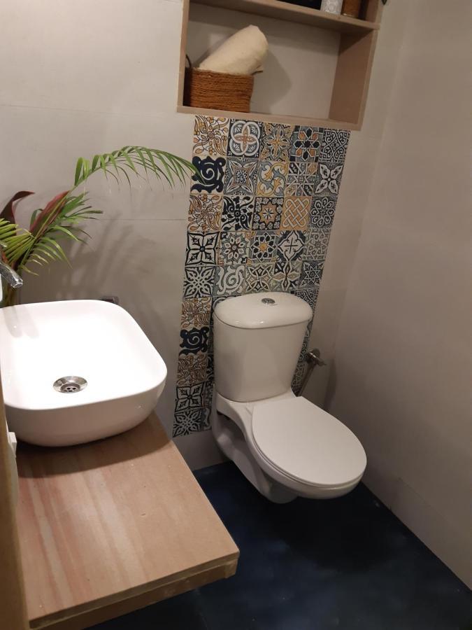 Palm Grove 1 Bhk Apartment At Candolim Beach With Free Wifi Exterior photo